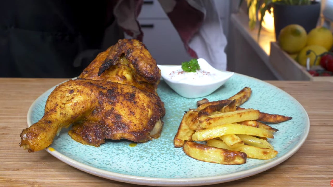 Halbes Hähnchen im Backofen mit Kartoffeln Rezept